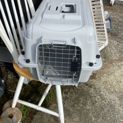 Pet Kennel Price 15$. Pick Up E.  72nd.  and. Grandview. E.  Tacoma 