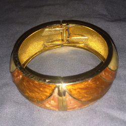 Antiqued Gold-Tone Hinged Bangle Bracelet with Textured Details