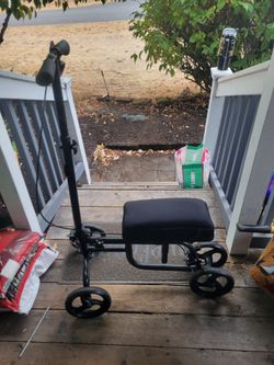 Vive Steerable Knee Scooter