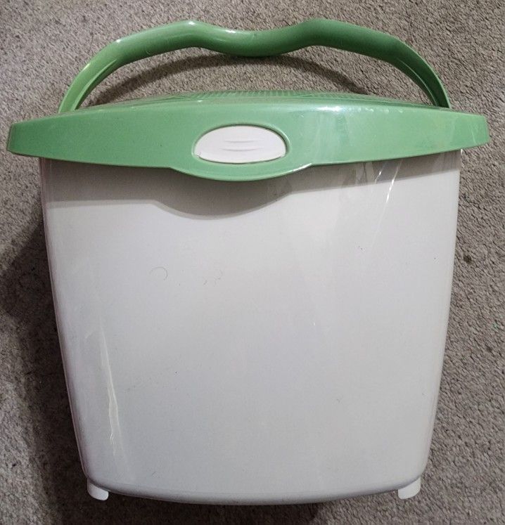 Kitchen Food Scraps Pail