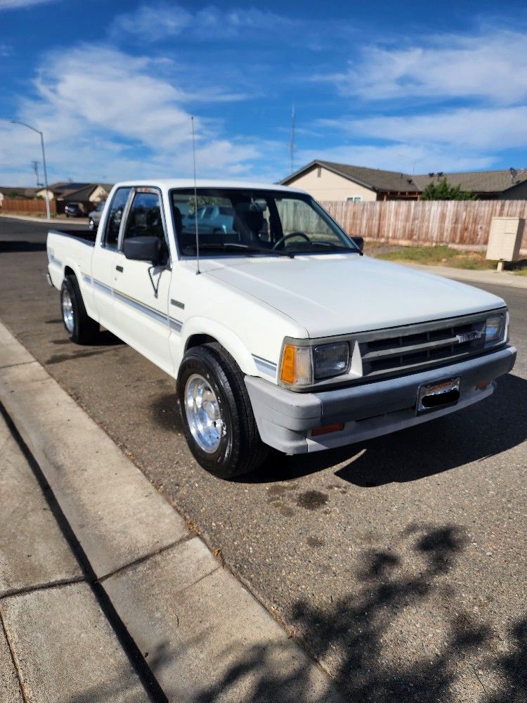 1987 Mazda B-Series Pickup