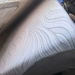 Selling a full-size mattress that comes with the frame.