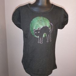 Girls 6T black T-shirt with black cat & sparkly green moon

