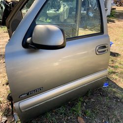 99/06 Chevy // Gmc Doors 