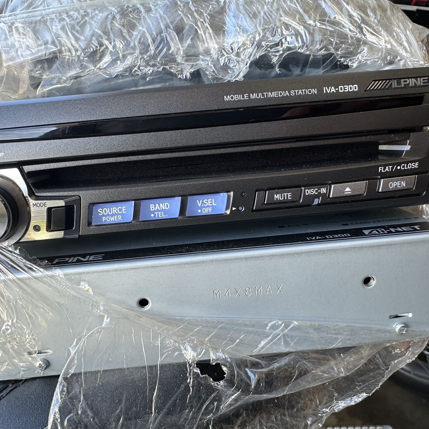 Alpine Iva-d300 Flip Out Tv Like New Never Installed for Sale in