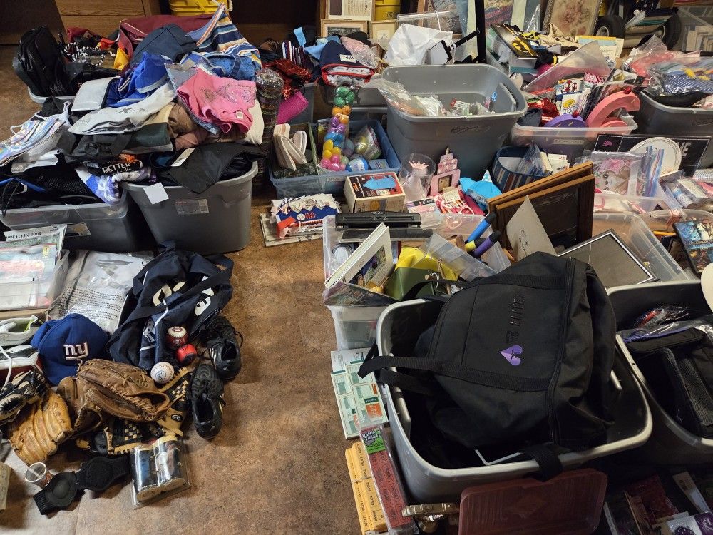 Estate Sale 11/29 -12/23 10am-8pm