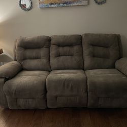 Manual recliner Couch