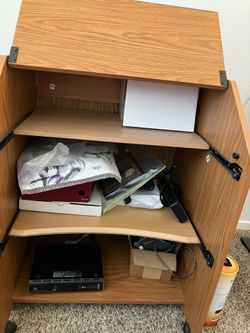 Storage table good condition with 4 Wells