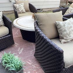 Costco Brand 5 Pieces Outdoor Furniture Set (all Chairs Are Gliding And Swivel)