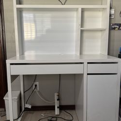 IKEA MICKE desk