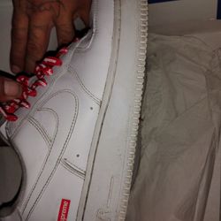 Nike Supreme Limited Edition 