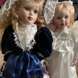 Dolls With Box And Stands 