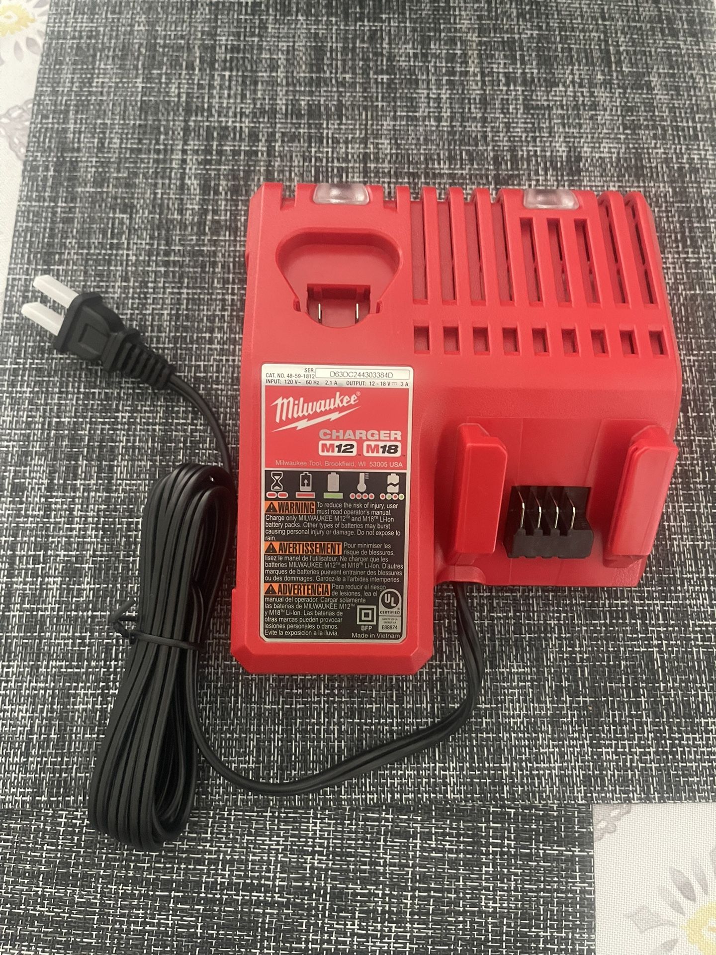 M12 and M18 12-Volt/18-Volt Lithium-Ion Multi-Voltage Battery Charger