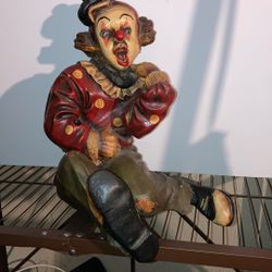 Old Clown Statue In Good Condition $120