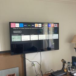 TV mounts TV hanging 