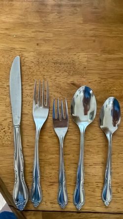 Silverware. 8 settings. 40 pieces.