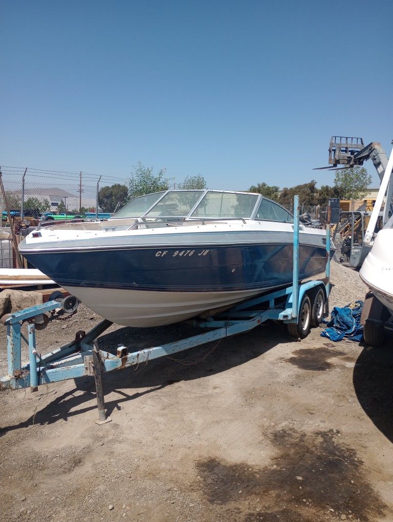 Two Boats For The Price Of One - Four Winns & Bayliner Capri