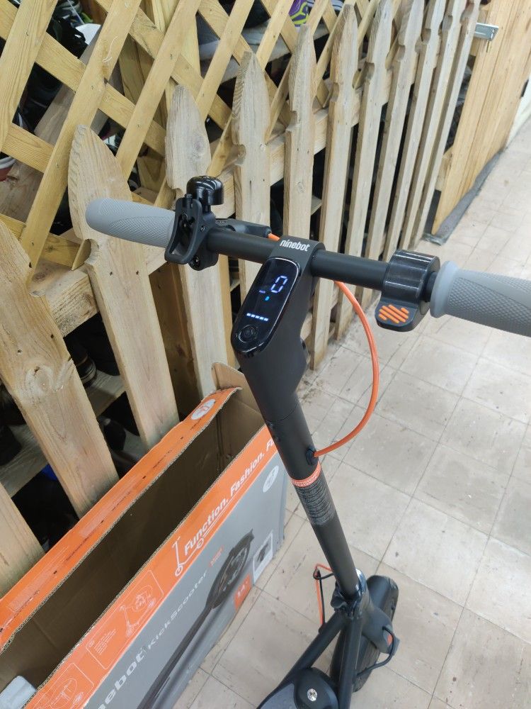 Segway Ninebot F30s Electric Kick Scooter, Foldable And Portable for Sale in Dearborn Heights