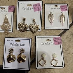 Gorgeous Jewelry! Great Stocking Stuffers As Well As Holiday Accessories $7 Each Or 2 $12 Or 4 For $20  