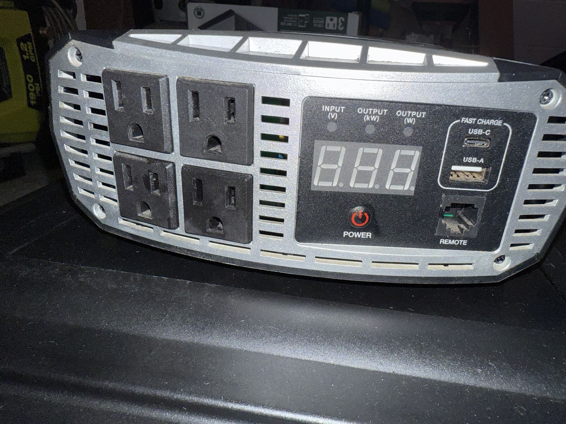 Cobra 2500W Power Inverter