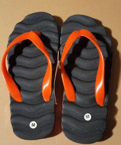 Boy's Flip-flops $2 (One Available In Size Medium 13-1)