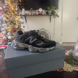 New Balance 9060 Size 9 Women 7.5 Men 