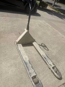 Pallet jack