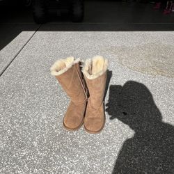 Kids Uggs Size 3