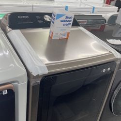 New Scratch And Dent Samsung Dryer. 1 Year Warranty 