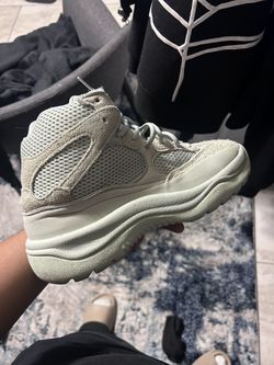 Yeezy Boot Size 9.5