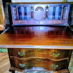 Antique Maddox Co Mohagany Chippendale Style Serpentine Writing Secretary Desk Dresser 