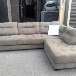 Sectional Couch 