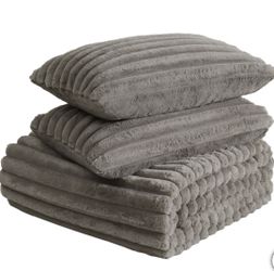 Queen Size FRYE 2” Jacquard Channel, Faux Fur Comforter Set Must pick up today!