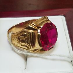 18k Yellow Gold With Ruby 6ctw Ring Size 10