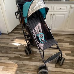 Vista 3D Light Stroller With Aluminum Frame Extremely Great Conditions!!