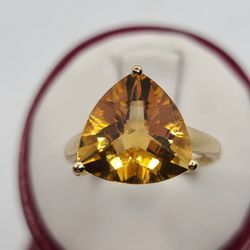 10k Gold Trillion Cut Citrine Ring