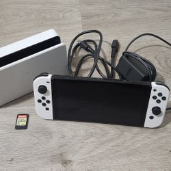 Very Lightly Used Nintendo Switch OLED w/ Game Included