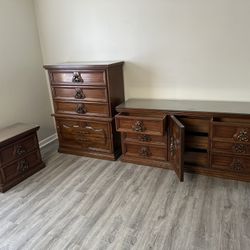 Bed Room Furniture Set.