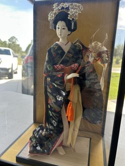 Vintage Japanese Geisha - Holding Samurai Head Dress - In Frame Glass Case