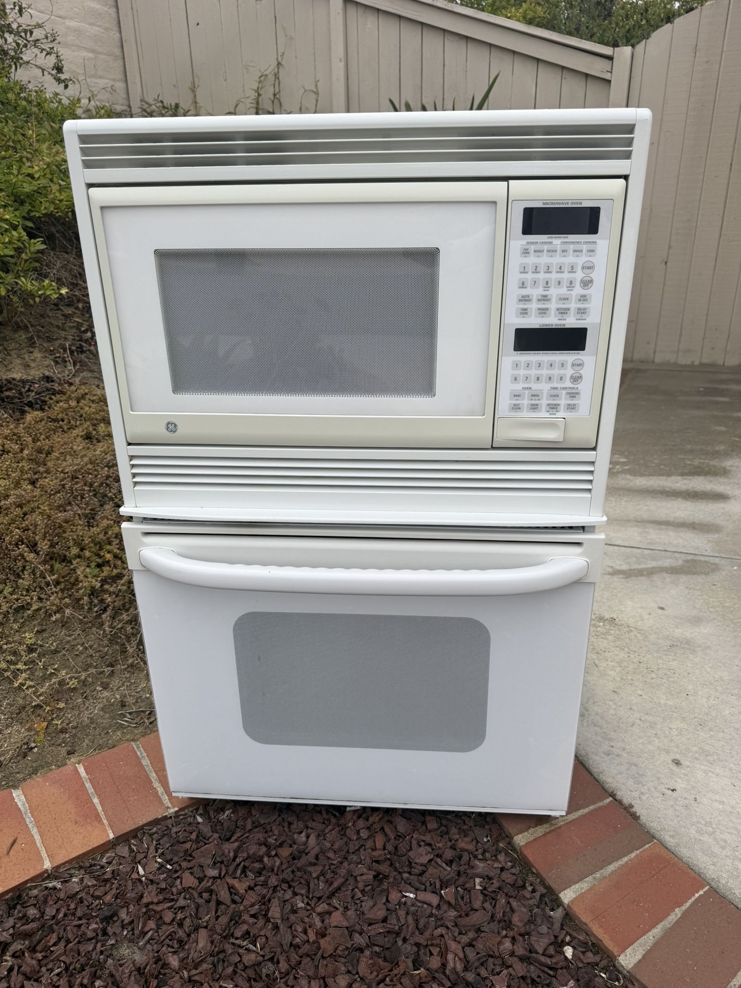 FREE Microwave And Oven Combo 27” GE