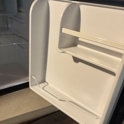 Igloo Mini Fridge
