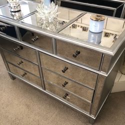 Pier One Decorative Pieces 