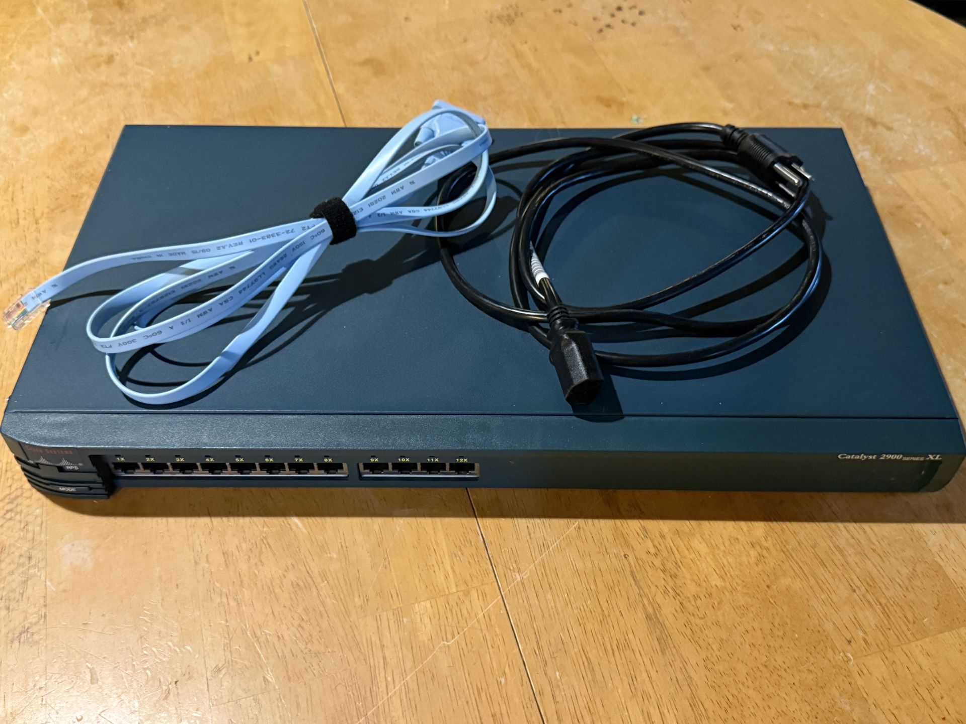 Cisco Catalyst 2900-XL 12 Port Ethernet Switch