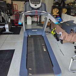 Precor TRM885 Commercial Treadmill V2