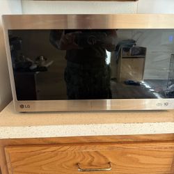 LG Microwave 