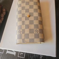 Pre Owned Long Wallets