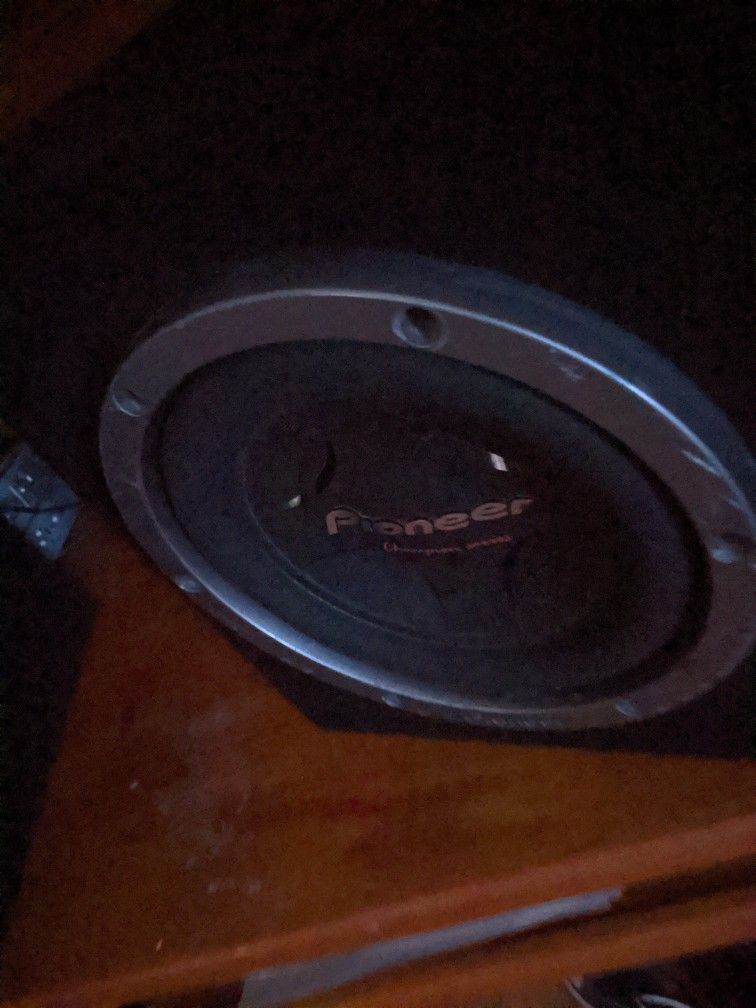 10" Champion Series Pioneer Subwoofer DVC 4ohm With Custom Box