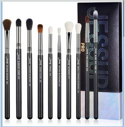Makeup Brushes 