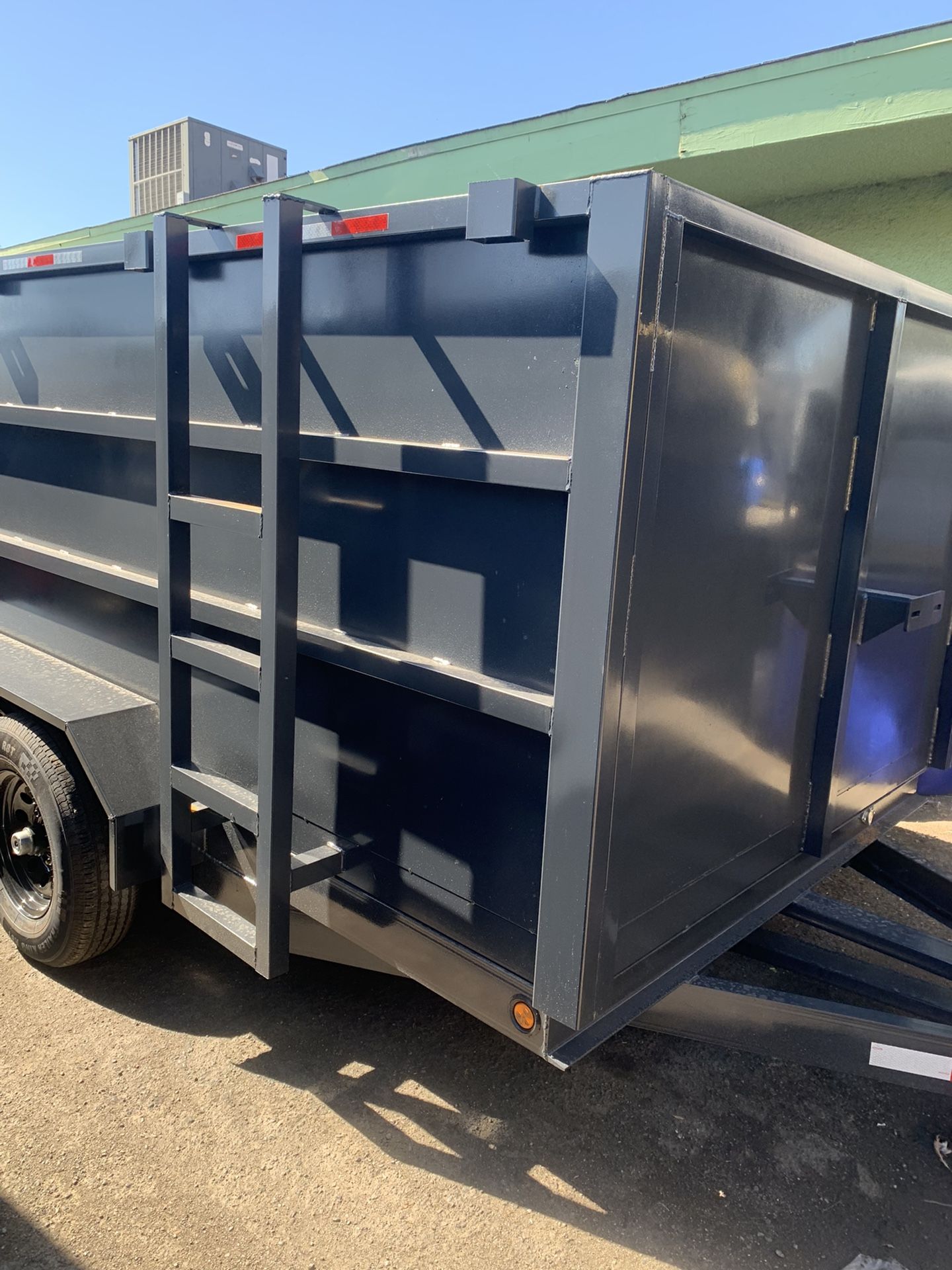 Smooth Dump Trailer With Extras Installed 