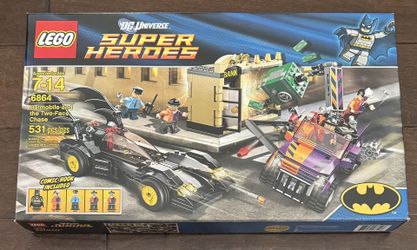LEGO DC Comics Super Heroes: Batmobile and the Two-Face Chase 6864
